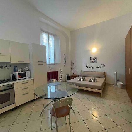 Minimal Loft In Centro A Piacenza Lägenhet Exteriör bild