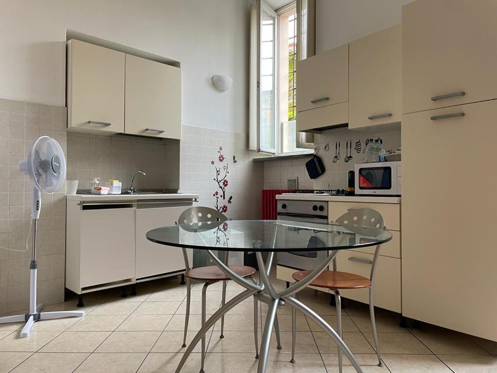 Minimal Loft In Centro A Piacenza Lägenhet Exteriör bild