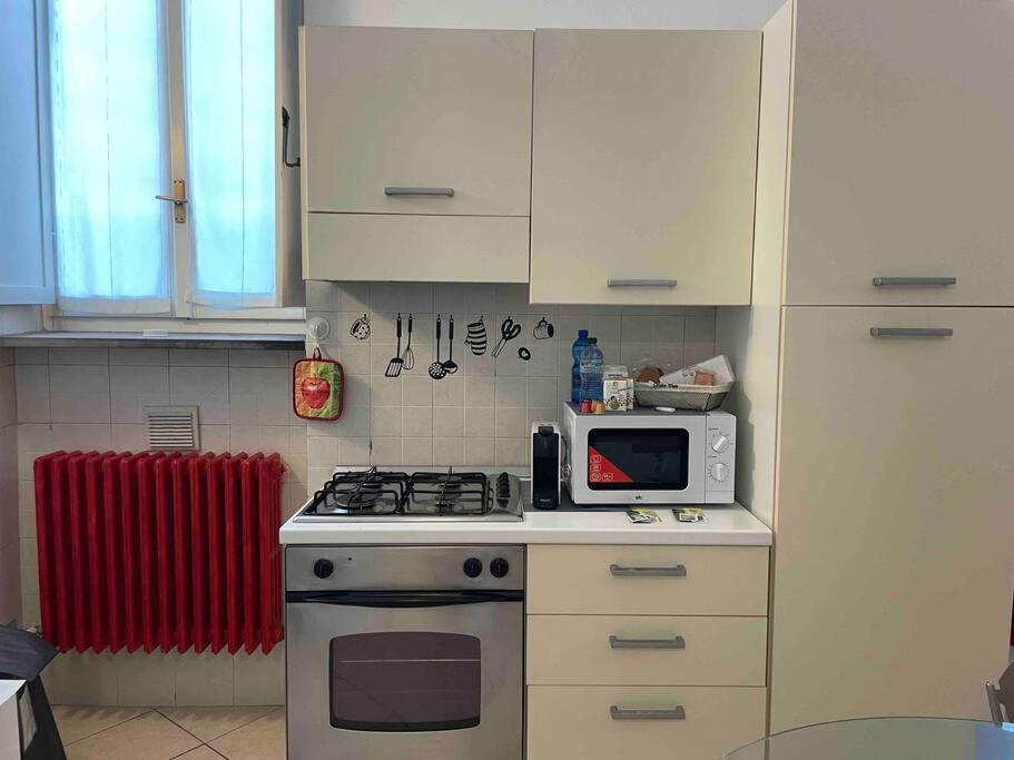 Minimal Loft In Centro A Piacenza Lägenhet Exteriör bild