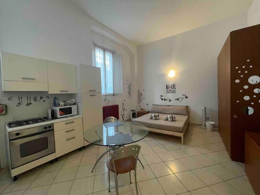 Minimal Loft In Centro A Piacenza Lägenhet Exteriör bild